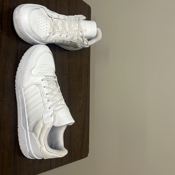 White adidas sneakers - Picture 4 of 7